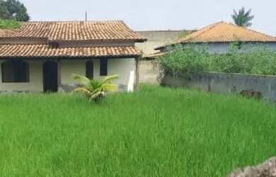 Imagem: A casa à venda possui 2 Dormitórios, 1 Banheiro, 4 Vagas na