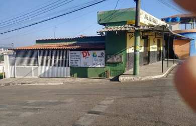 Imagem: A casa possui 2 Dormitórios, 1 Banheiro e está localizado