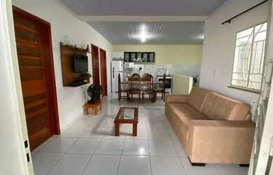 Imagem: A casa possui 2 Dormitórios, 1 Banheiro, 4 Vagas na garagem