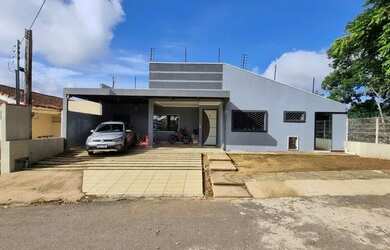 Imagem: A casa em condomínio possui 3 Dormitórios, 3 Banheiros, 2