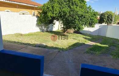 Imagem: O depósito possui 5 Vagas na garagem, 297m² de Área e está