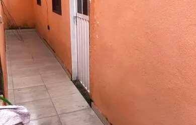 Imagem: A casa possui 1 Dormitório, 1 Banheiro e está localizado