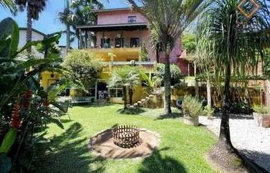 Imagem: A casa em condomínio possui 5 Dormitórios, 5 Banheiros, 5