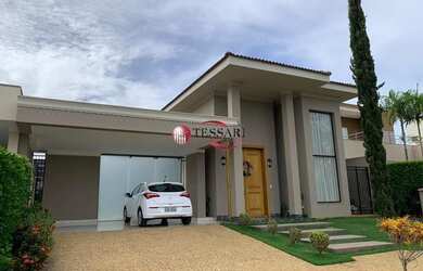 Imagem: A casa em condomínio possui 4 Dormitórios, 5 Banheiros, 4