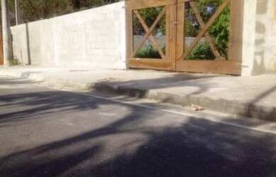 Imagem: JCI - LOTAÇO 450m² murado com poço, poste, rua asfaltada