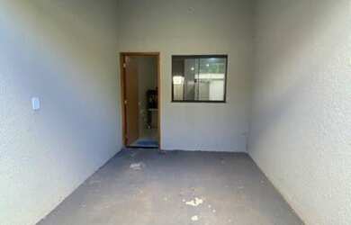 Imagem: A casa possui 2 Dormitórios, 3 Banheiros, 2 Vagas na garagem