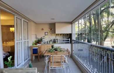 Imagem: O apartamento possui 4 Dormitórios, 3 Banheiros, 3 Vagas na