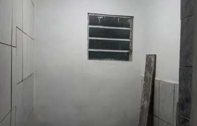 Imagem: A casa possui 1 Dormitório, 1 Banheiro e está localizado