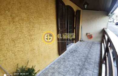 Imagem: A casa possui 4 Dormitórios, 2 Banheiros, 2 Vagas na garagem