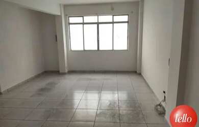 Imagem: O depósito possui 60m² de Área e está localizado em Água