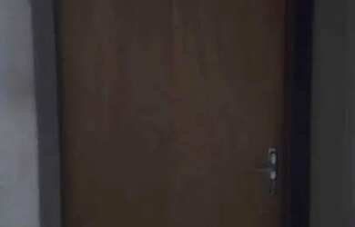 Imagem: A casa possui 3 Dormitórios e 1 Banheiro e está localizado