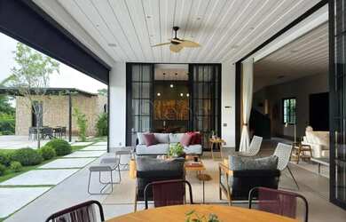 Imagem: A casa em condomínio possui 5 Dormitórios, 5 Banheiros, 764m²