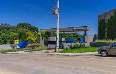 Imagem: O apartamento possui 3 Dormitórios, 1 Banheiro, 1 Vaga na garagem