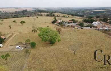 Imagem: A fazenda possui 5m² de Área e está localizado em Distrito