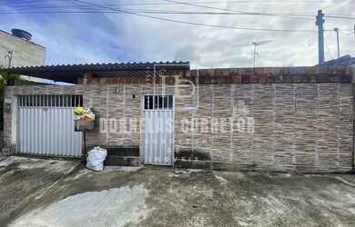 Imagem: A casa possui 2 Dormitórios, 1 Banheiro, 3 Vagas na garagem