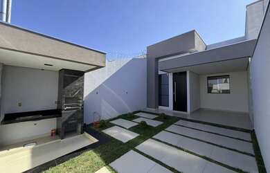 Imagem 2: Casa para Venda em Montes Claros, Interlagos, 3 dormitórios, 1 suíte, 2 banheiros, 2 vagas