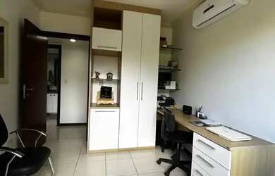 Imagem: O apartamento possui 3 Dormitórios, 2 Banheiros, 2 Vagas na