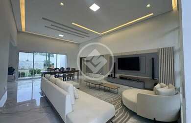 Imagem: A casa em condomínio possui 4 Dormitórios, 2 Banheiros, 5