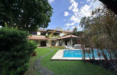 Imagem: A casa em condomínio possui 5 Dormitórios, 5 Banheiros, 5