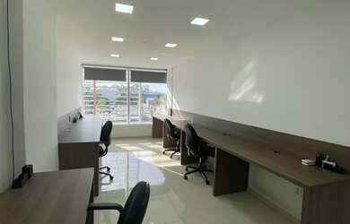 Imagem: O depósito possui 2 Vagas na garagem, 44m² de Área e está