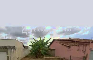 Imagem: O terreno possui 300m² de Área e está localizado em Segismundo