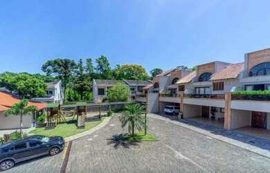 Imagem: A casa em condomínio possui 4 Dormitórios, 4 Banheiros, 2