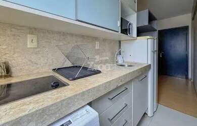 Imagem: O apartamento possui 1 Dormitório, 1 Banheiro, 1 Vaga na garagem