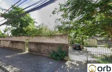 Imagem: O terreno possui 2.000m² de Área e está localizado em Freguesia