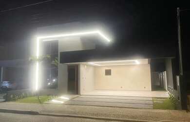 Imagem: A casa em condomínio possui 3 Dormitórios, 3 Banheiros, 2