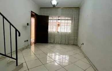 Imagem: A casa possui 3 Dormitórios, 2 Banheiros, 3 Vagas na garagem