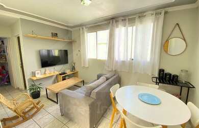 Imagem: O apartamento possui 2 Dormitórios, 1 Banheiro, 1 Vaga na garagem