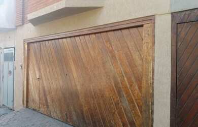 Imagem: A casa possui 3 Dormitórios, 4 Banheiros, 3 Vagas na garagem