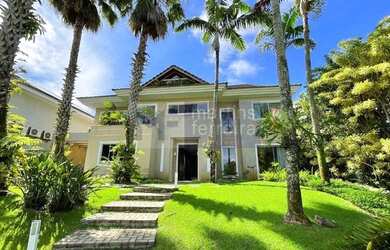 Imagem: A casa em condomínio possui 5 Dormitórios, 5 Banheiros, 4