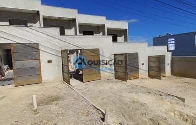 Imagem: A casa possui 2 Dormitórios, 1 Banheiro, 2 Vagas na garagem