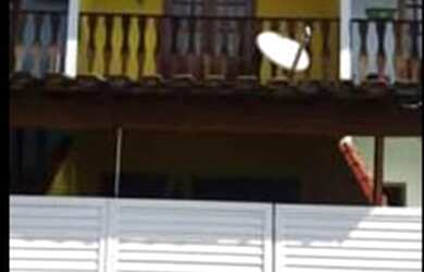 Imagem: A casa possui 2 Dormitórios, 2 Banheiros, 1 Vaga na garagem