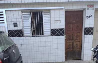 Imagem: A casa possui 1 Dormitório e 1 Banheiro e está localizado