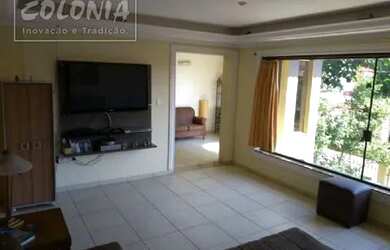 Imagem: A casa possui 4 Dormitórios, 4 Banheiros, 3 Vagas na garagem