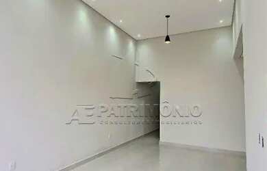 Imagem: A casa em condomínio possui 3 Dormitórios, 1 Banheiro, 2 Vagas