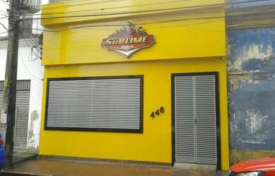 Imagem: A casa possui 5 Dormitórios, 2 Banheiros, 240m² de Área e