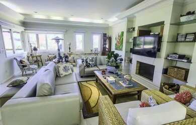 Imagem: A casa em condomínio possui 4 Dormitórios, 5 Banheiros, 5