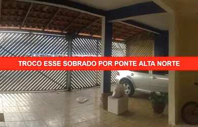 Imagem: A casa possui 3 Dormitórios, 2 Banheiros, 2 Vagas na garagem