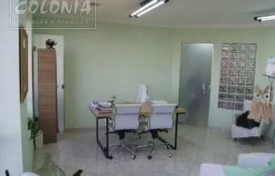 Imagem: O depósito possui 1 Vaga na garagem, 61m² de Área e está