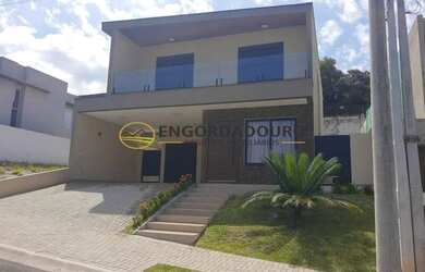 Imagem: A casa em condomínio possui 3 Dormitórios, 3 Banheiros, 2