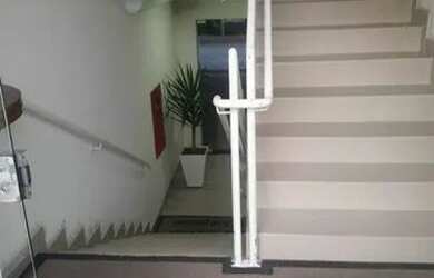 Imagem: O apartamento possui 2 Dormitórios, 1 Banheiro, 2 Vagas na