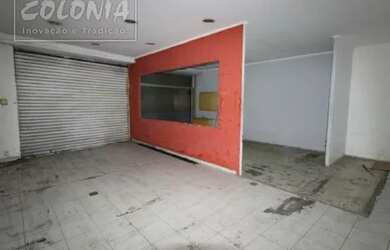 Imagem: O depósito possui 5 Vagas na garagem, 1.725m² de Área e