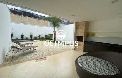 Imagem: A casa em condomínio possui 4 Dormitórios, 5 Banheiros, 2