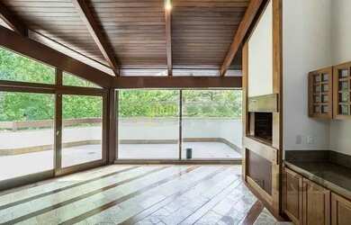 Imagem: O apartamento possui 4 Dormitórios, 5 Banheiros, 2 Vagas na