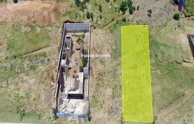 Imagem: O terreno possui 360m² de Área, Imóvel novo e está localizado
