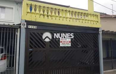 Imagem: A casa possui 3 Dormitórios, 3 Banheiros, 2 Vagas na garagem