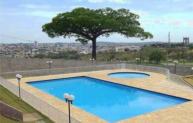 Imagem: A casa à venda possui 4 Dormitórios, 5 Banheiros, 5 Vagas